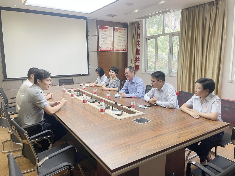 王董赴鲤鱼洲社区开展座谈会 (2).jpg